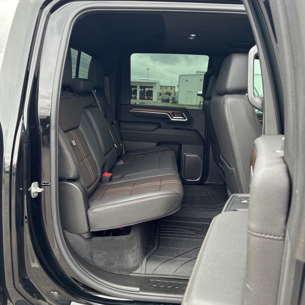 2025 Chevrolet Silverado 3500HD High Country