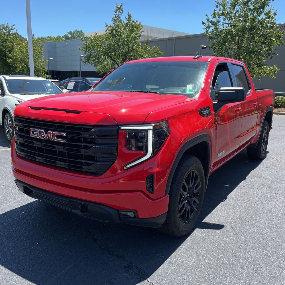 2025 GMC Sierra 1500 Elevation
