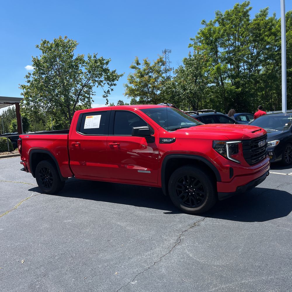 2025 GMC Sierra 1500 Elevation