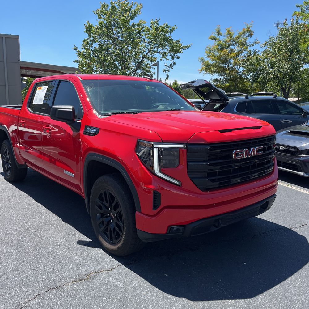 2025 GMC Sierra 1500 Elevation