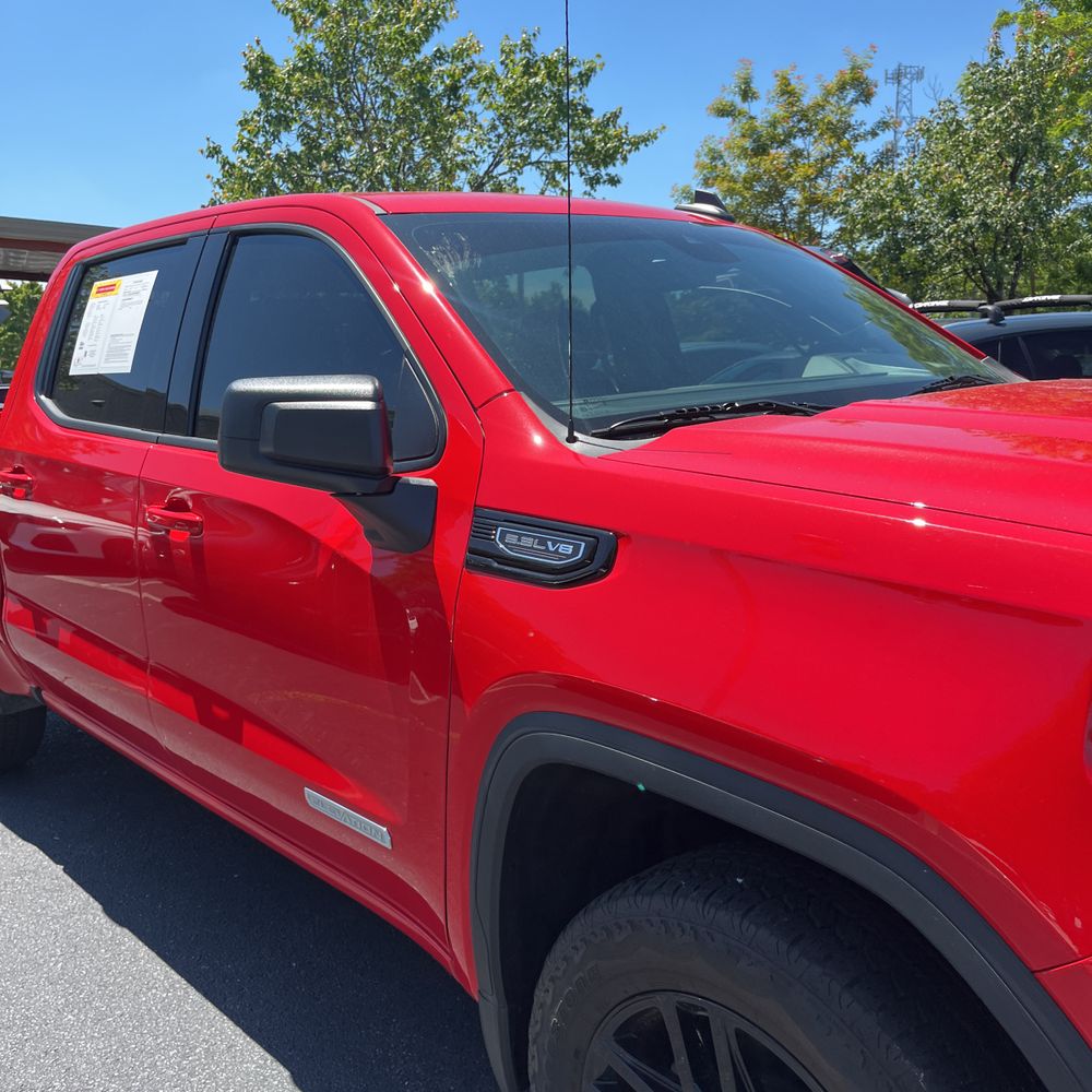 2025 GMC Sierra 1500 Elevation