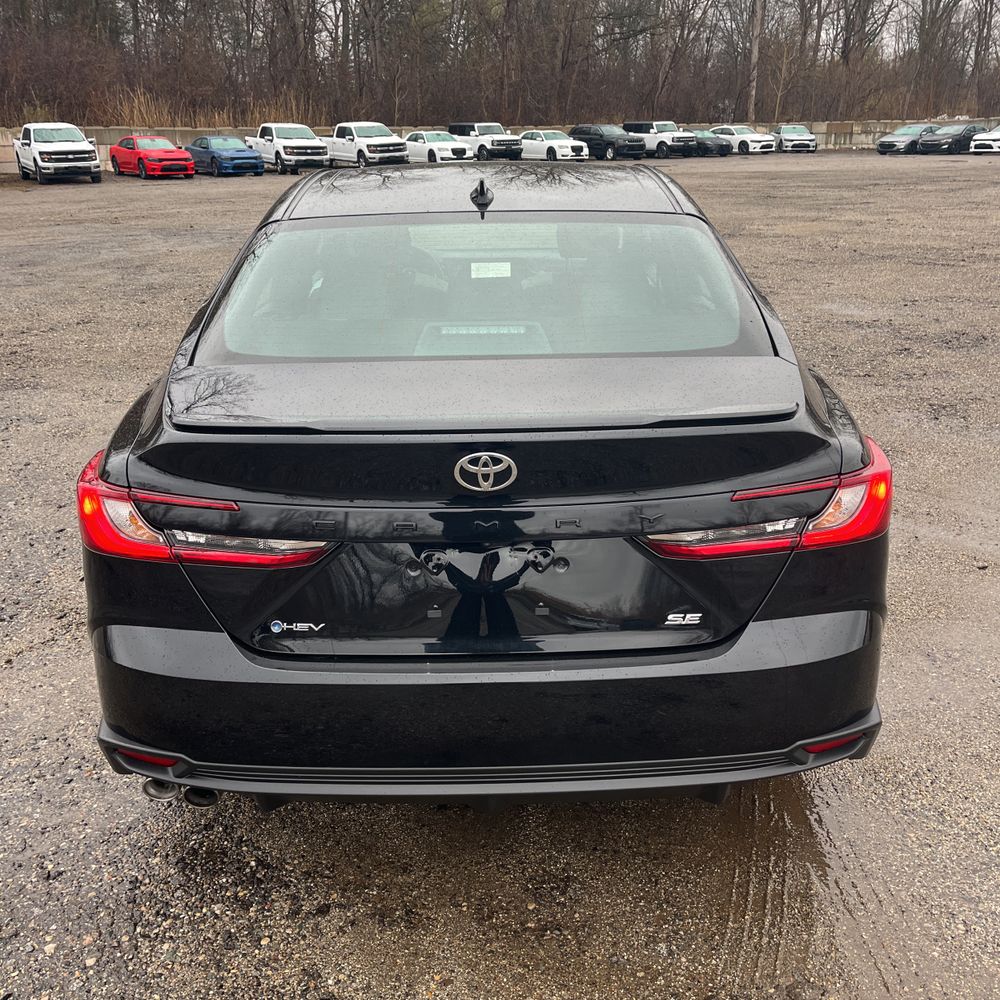 2025 Toyota Camry SE