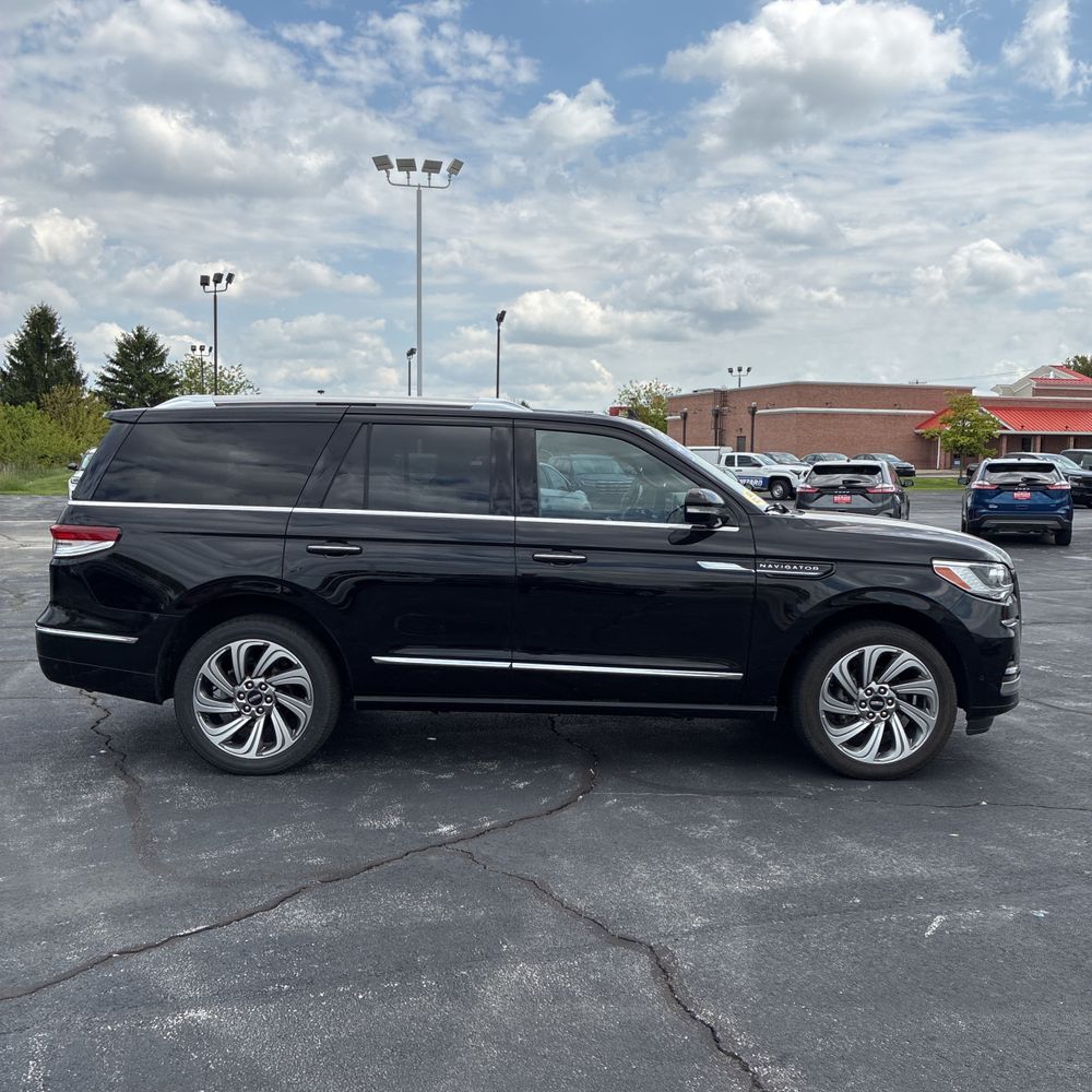 2023 Lincoln Navigator Reserve