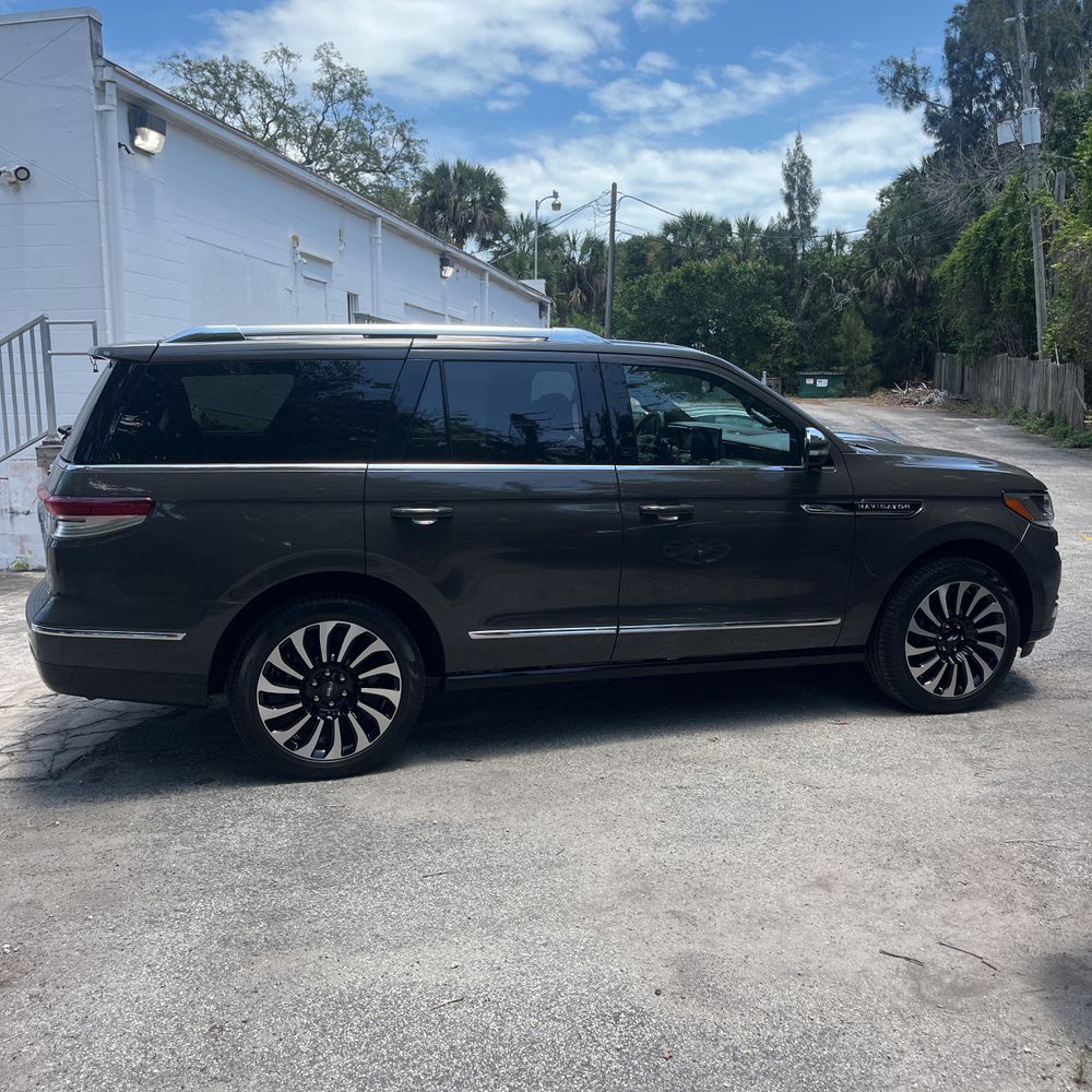 2024 Lincoln Navigator Black Label