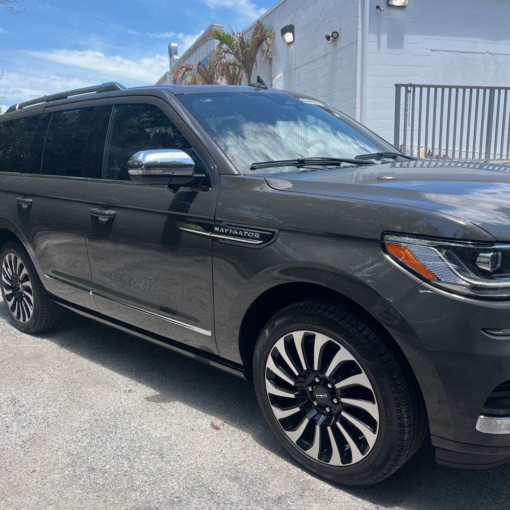 2024 Lincoln Navigator Black Label