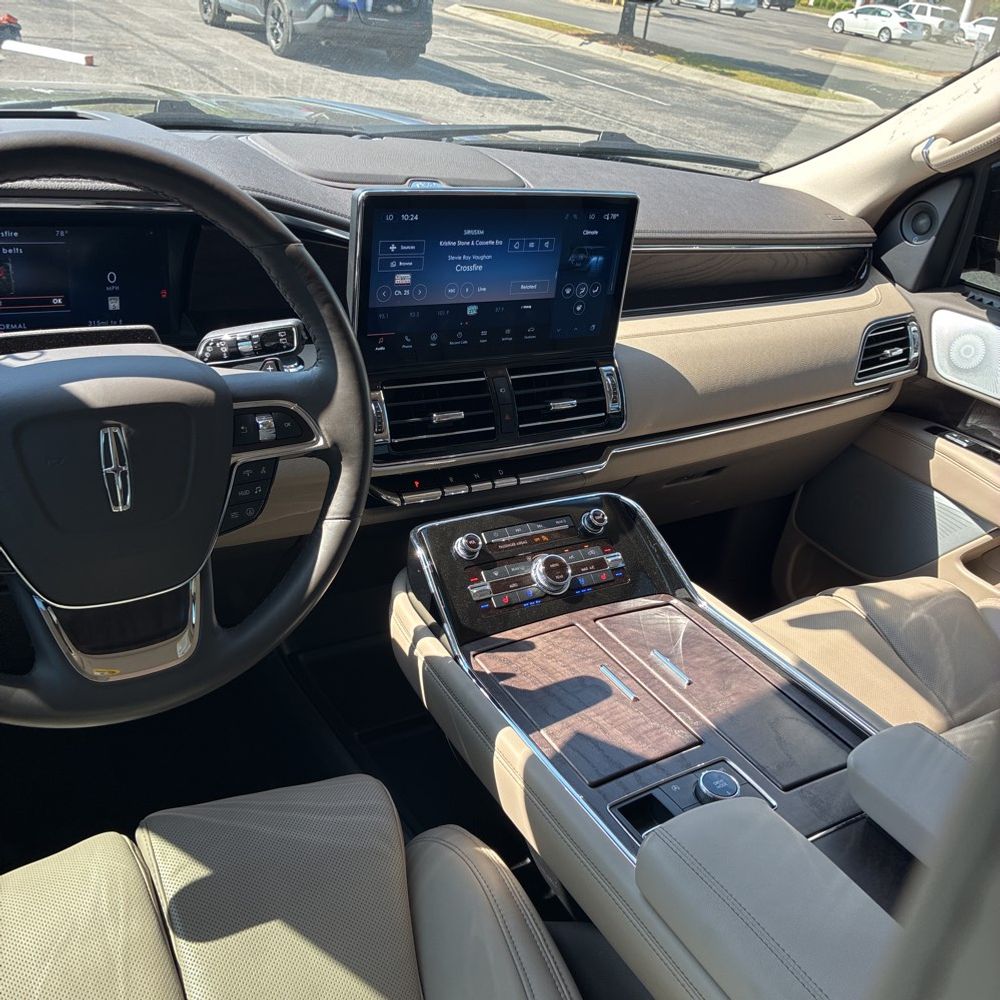 2024 Lincoln Navigator L Reserve