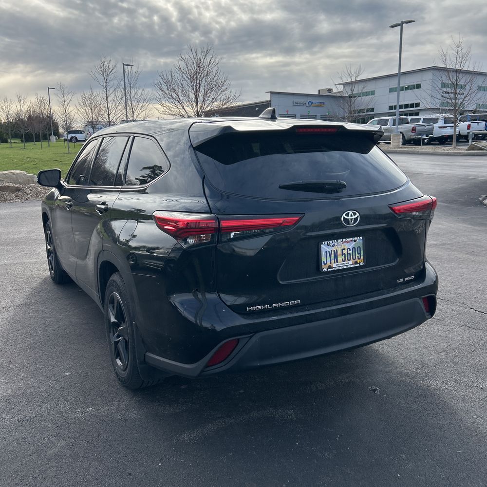 2021 Toyota Highlander LE