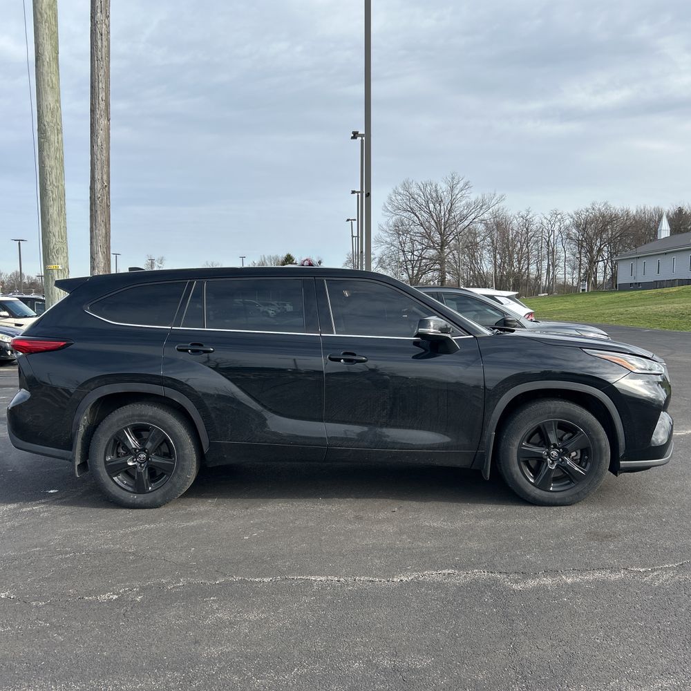 2021 Toyota Highlander LE