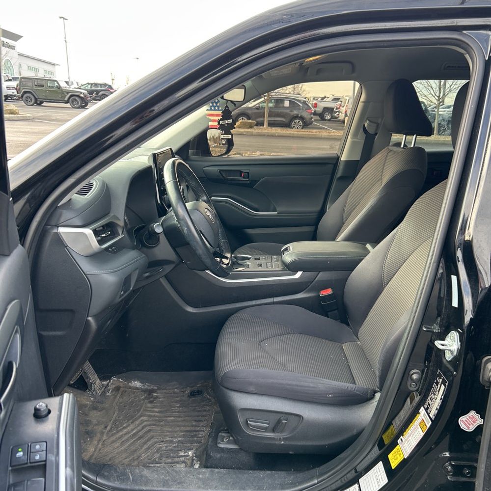 2021 Toyota Highlander LE