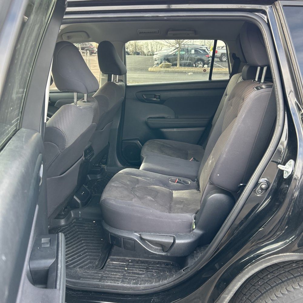 2021 Toyota Highlander LE