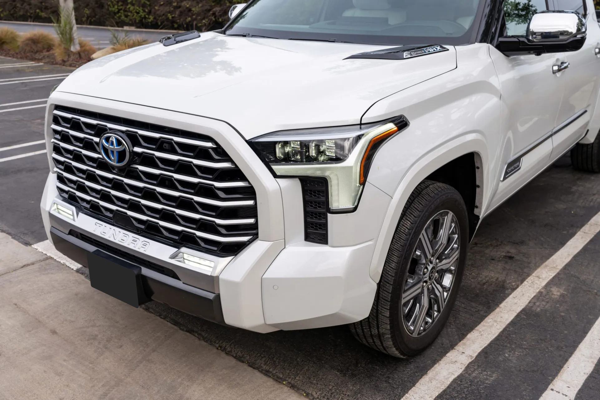 2023 Toyota Tundra Hybrid Capstone