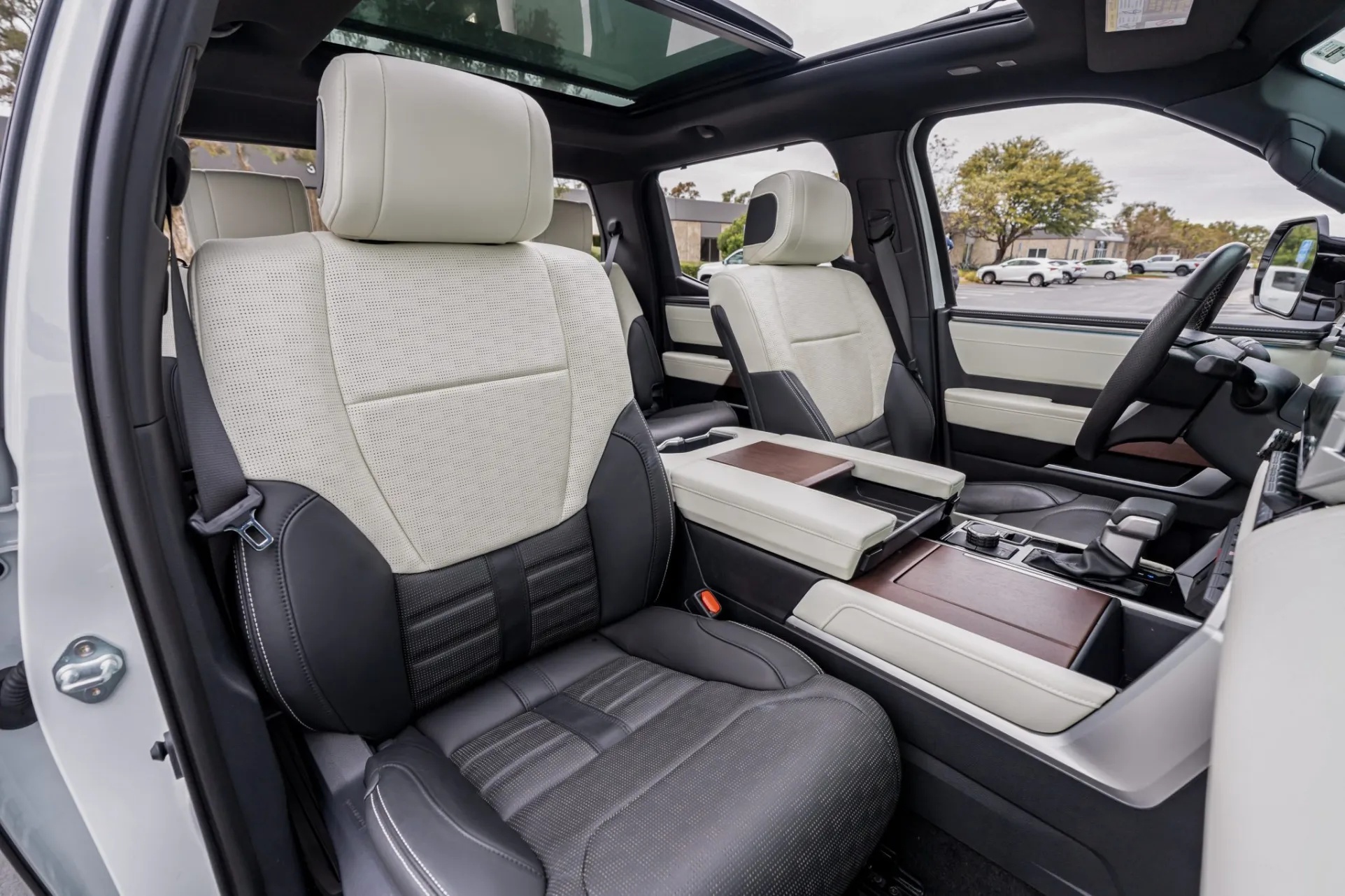 2023 Toyota Tundra Hybrid Capstone