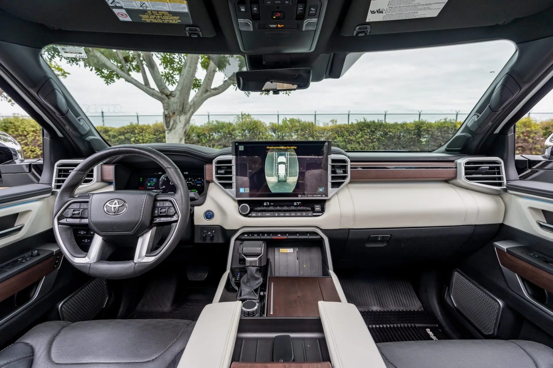 2023 Toyota Tundra Hybrid Capstone