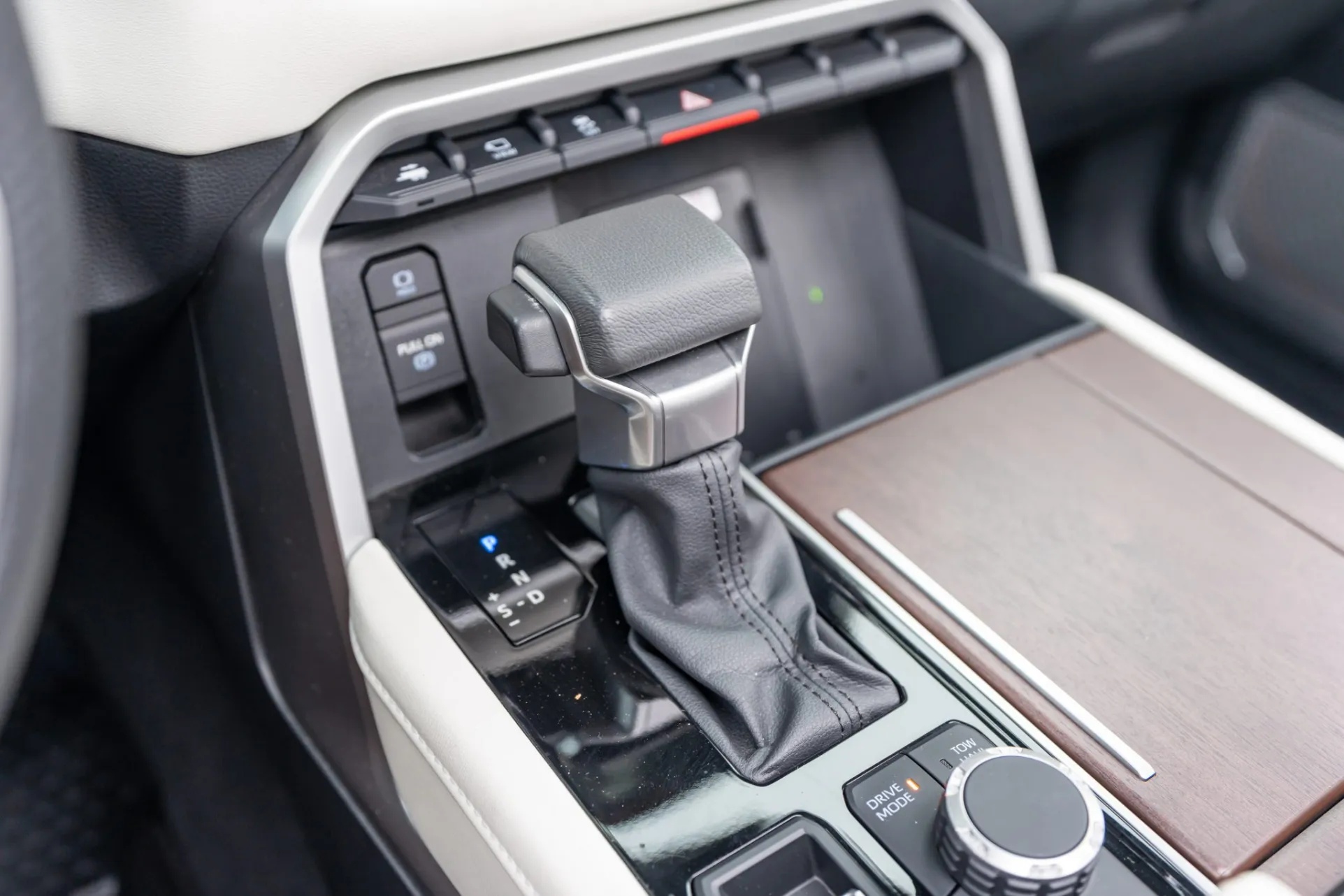 2023 Toyota Tundra Hybrid Capstone