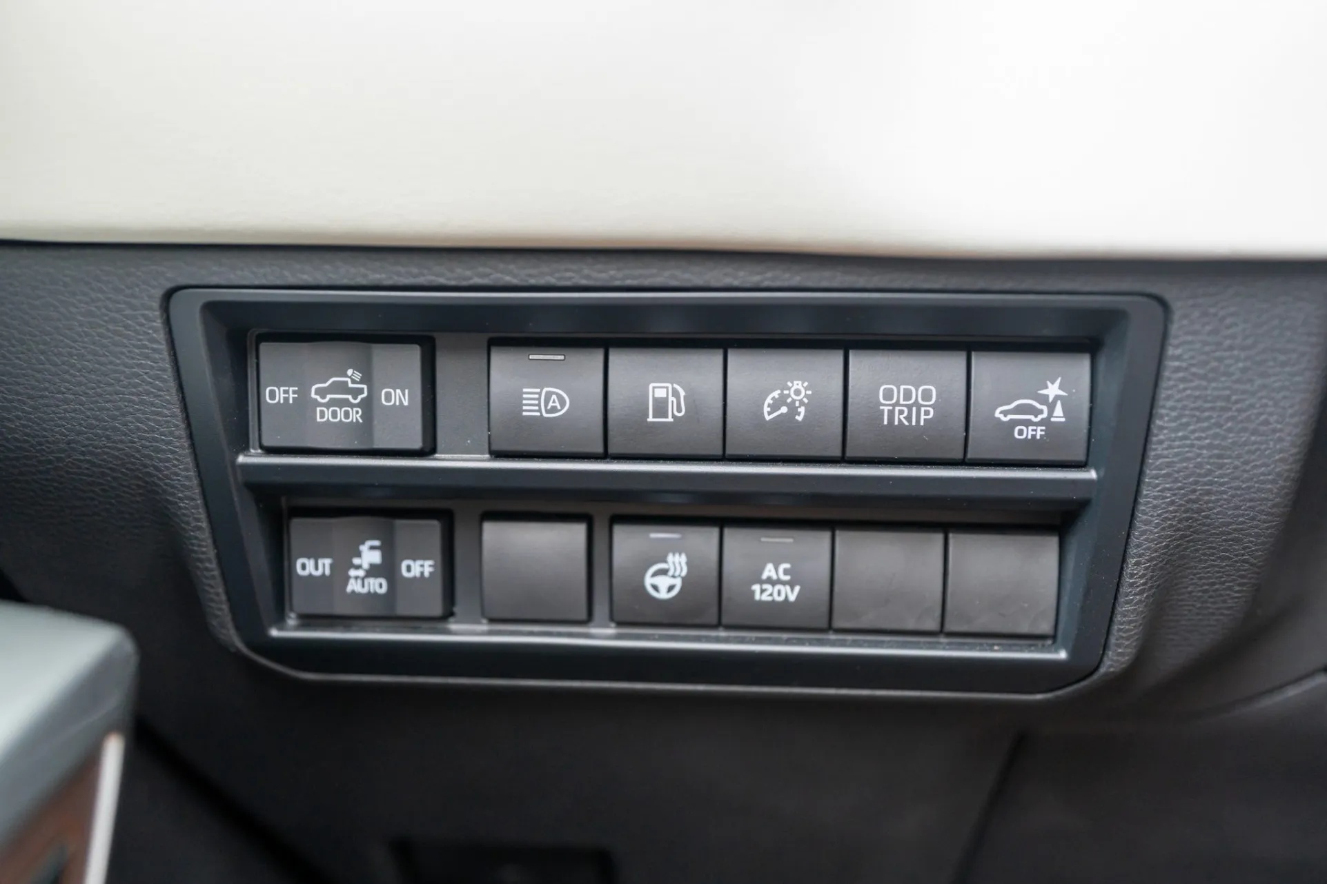 2023 Toyota Tundra Hybrid Capstone