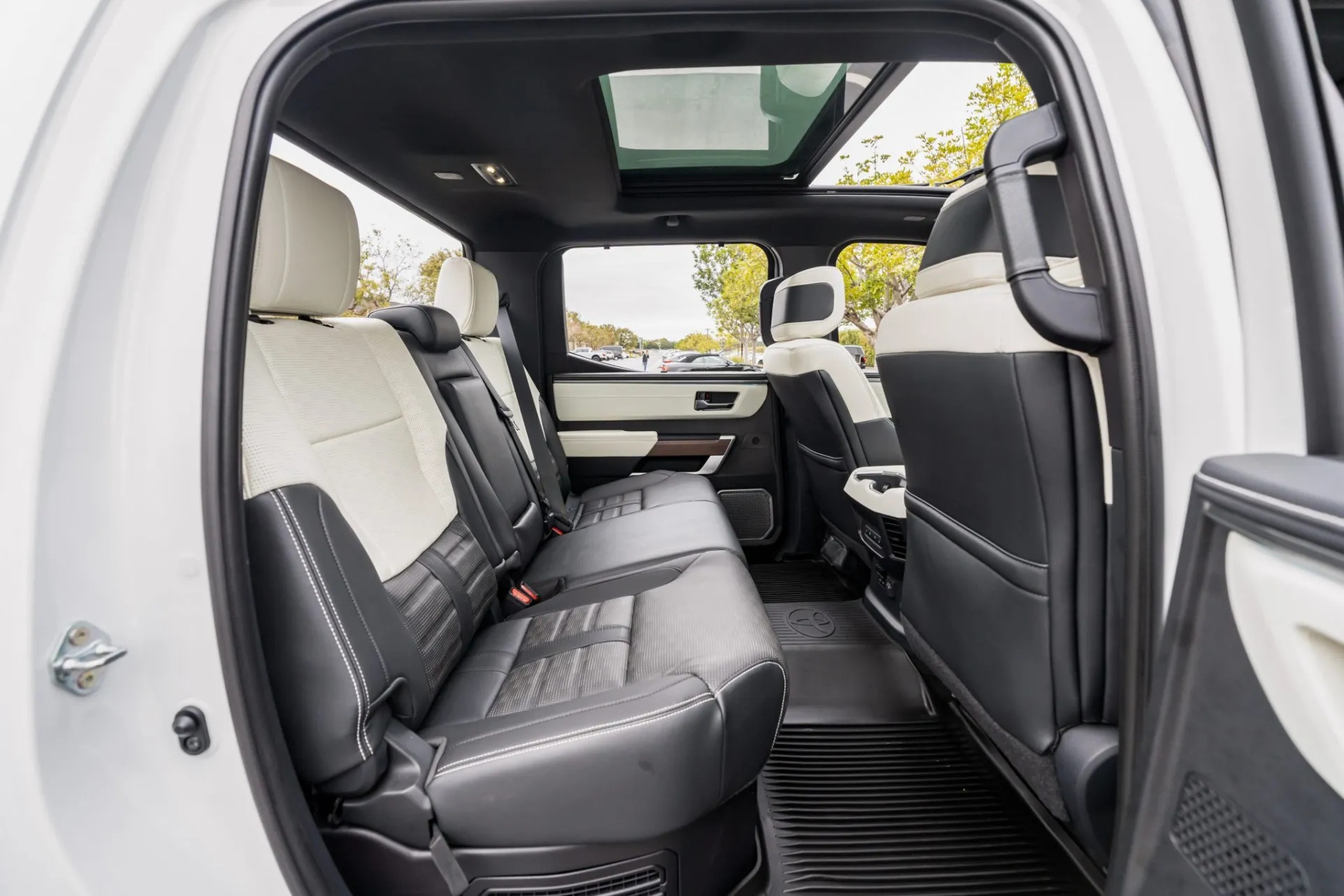 2023 Toyota Tundra Hybrid Capstone