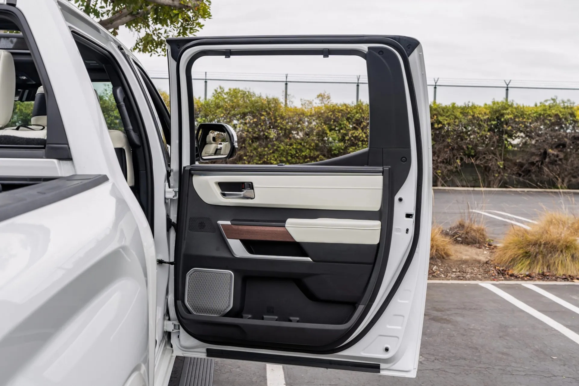2023 Toyota Tundra Hybrid Capstone
