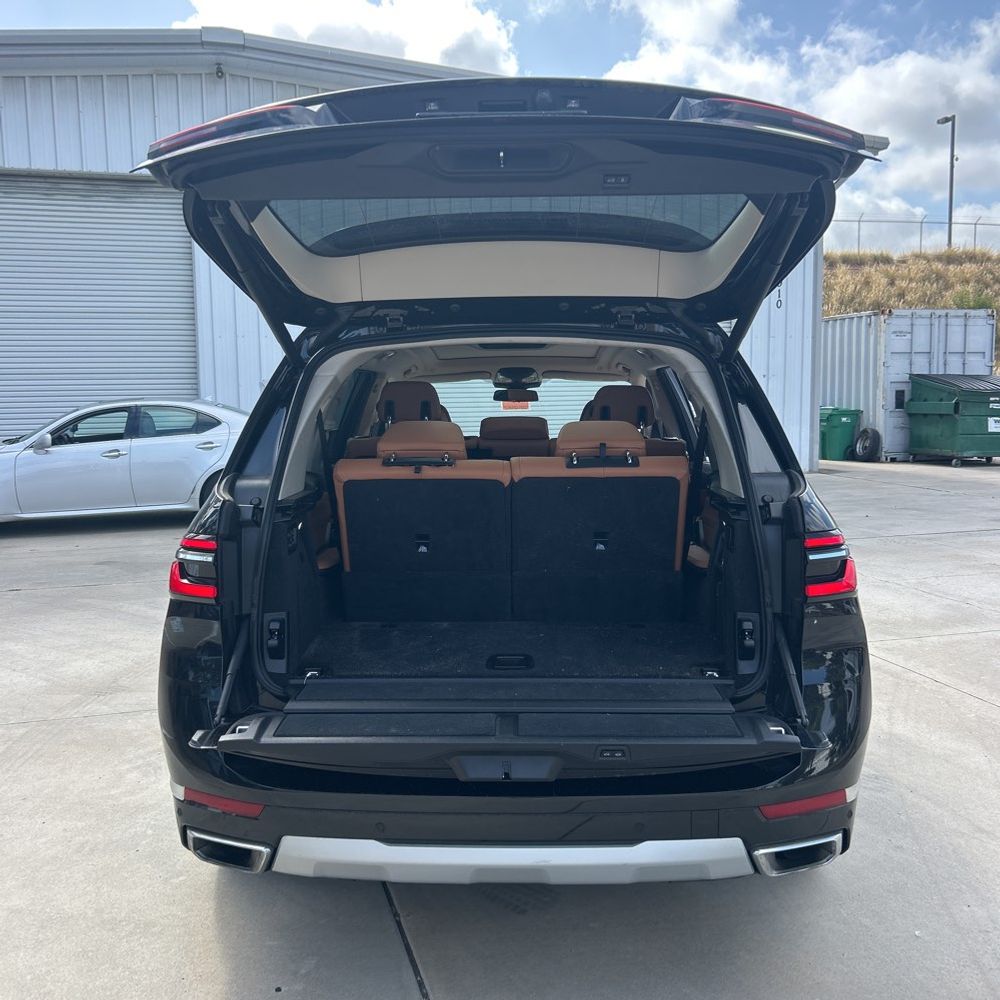 2024 BMW X7 xDrive40i