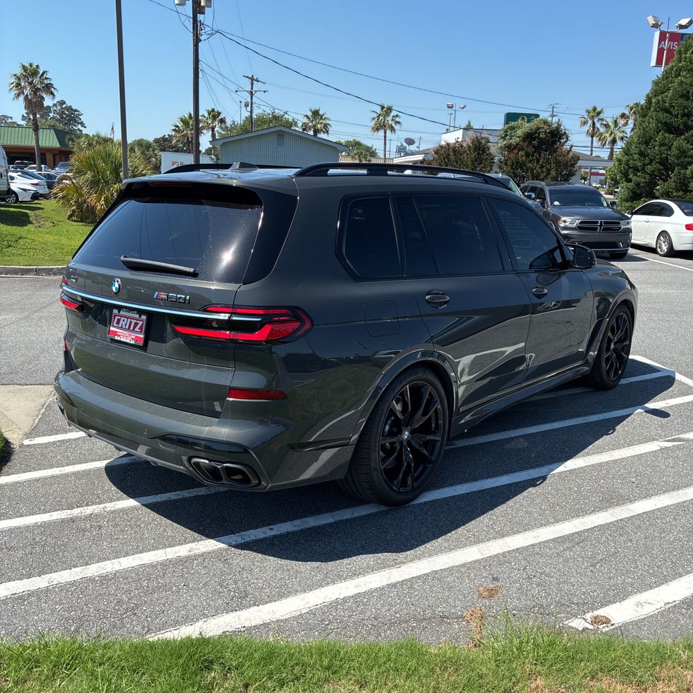2023 BMW X7 M60i