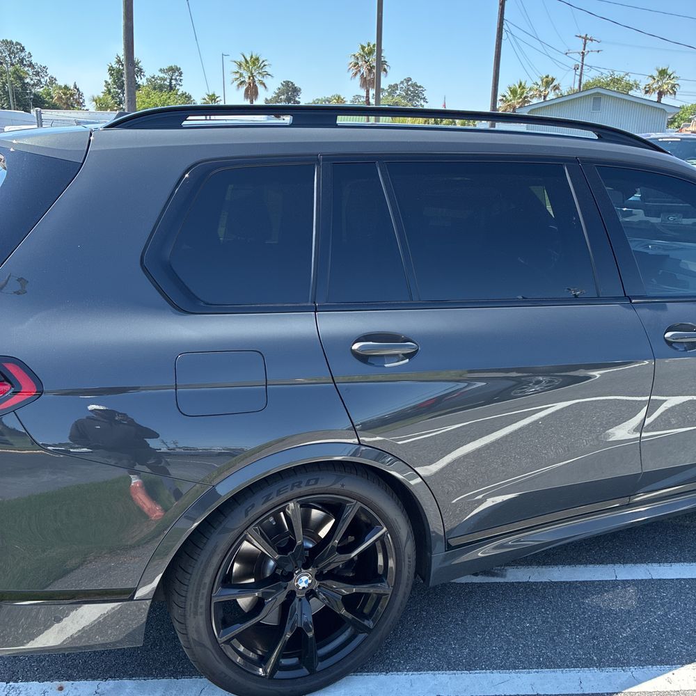 2023 BMW X7 M60i