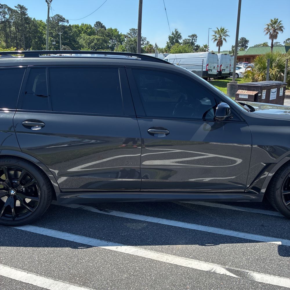 2023 BMW X7 M60i