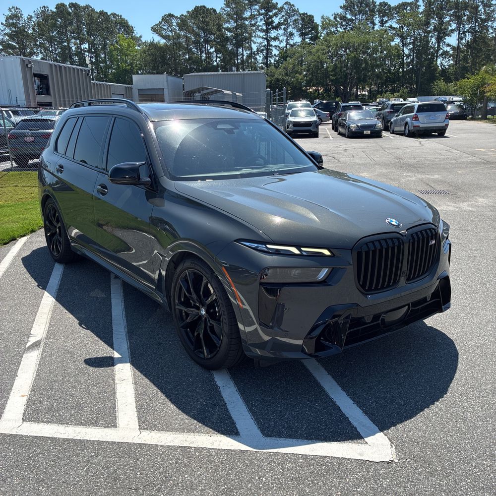 2023 BMW X7 M60i