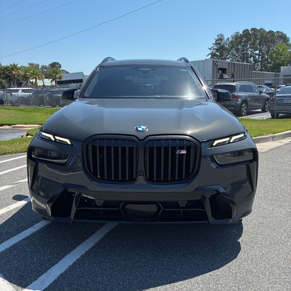 2023 BMW X7 M60i