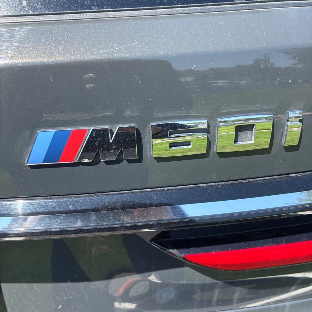 2023 BMW X7 M60i