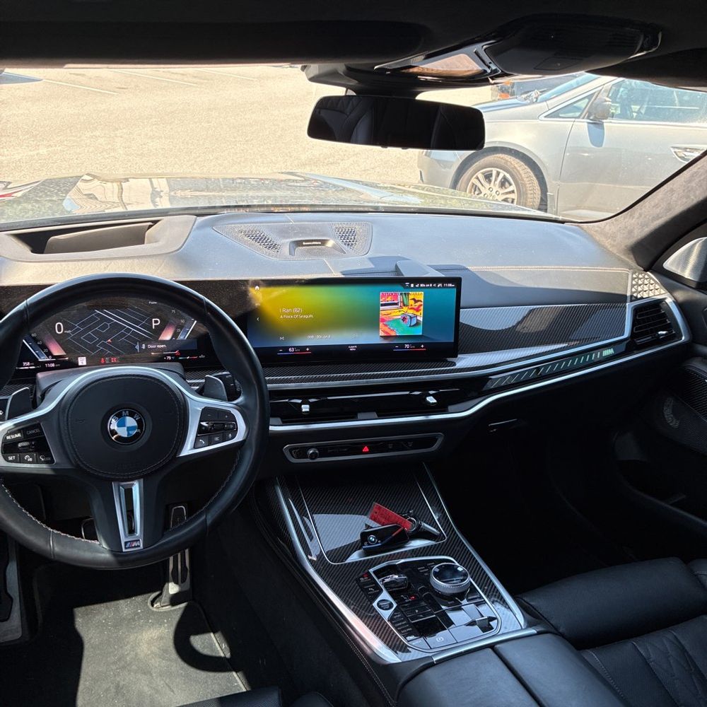 2023 BMW X7 M60i