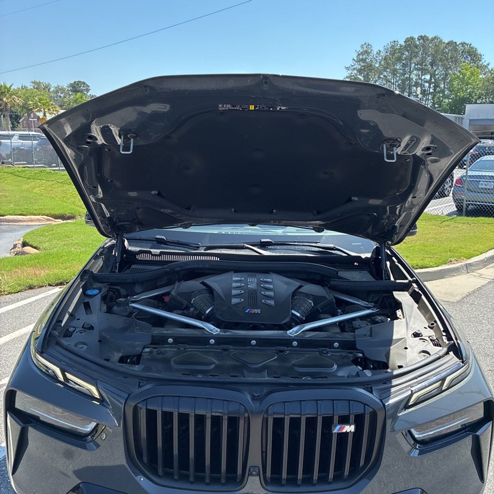 2023 BMW X7 M60i
