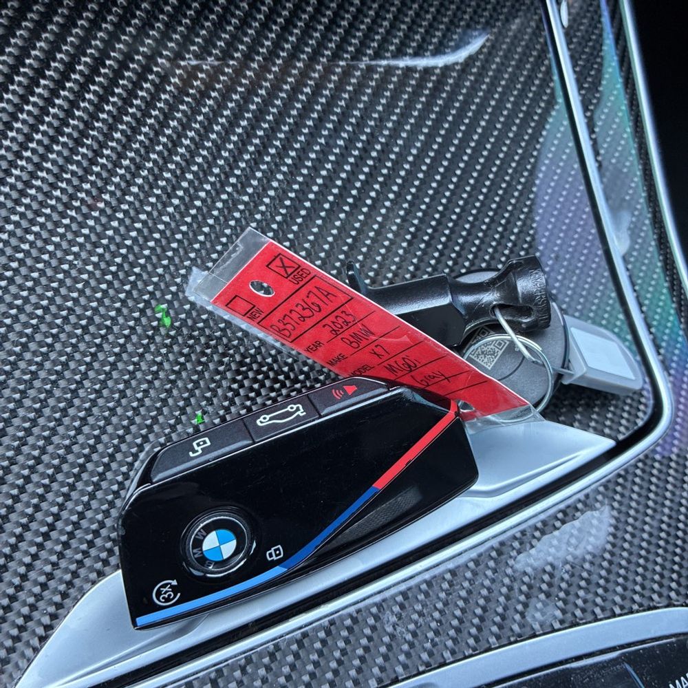 2023 BMW X7 M60i