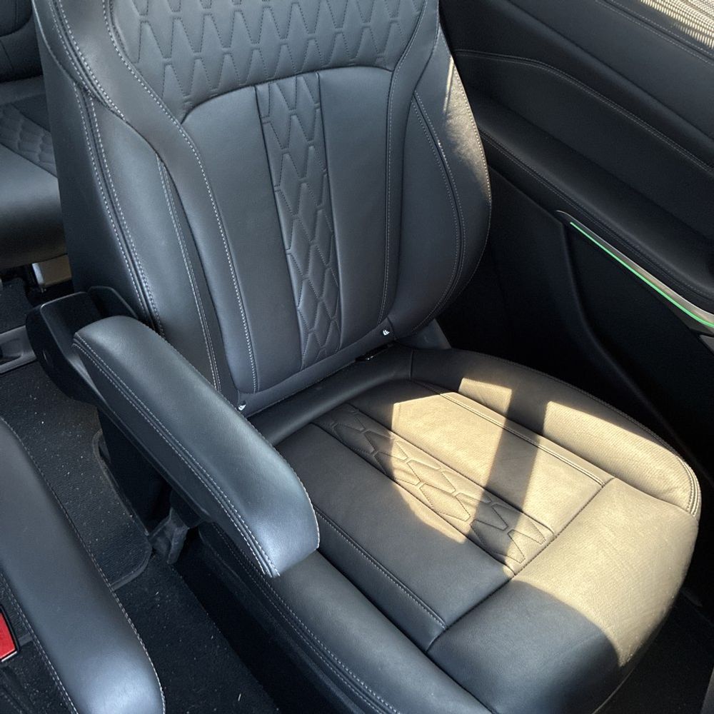 2023 BMW X7 M60i