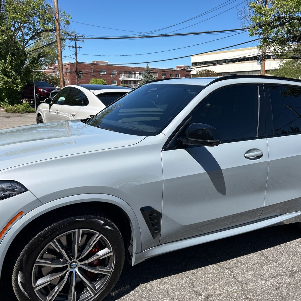 2025 BMW X5 M60i