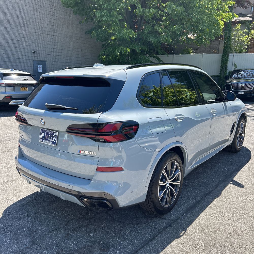 2025 BMW X5 M60i