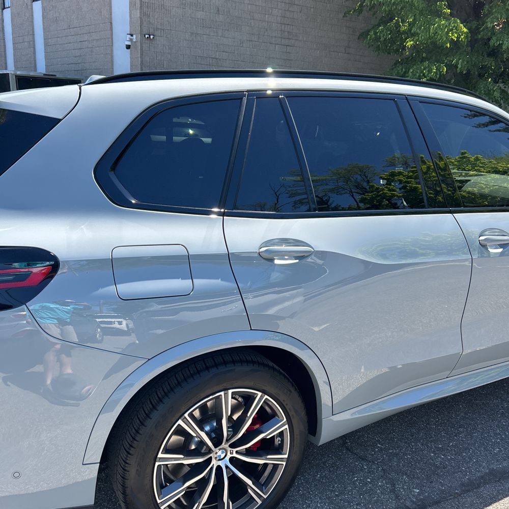 2025 BMW X5 M60i