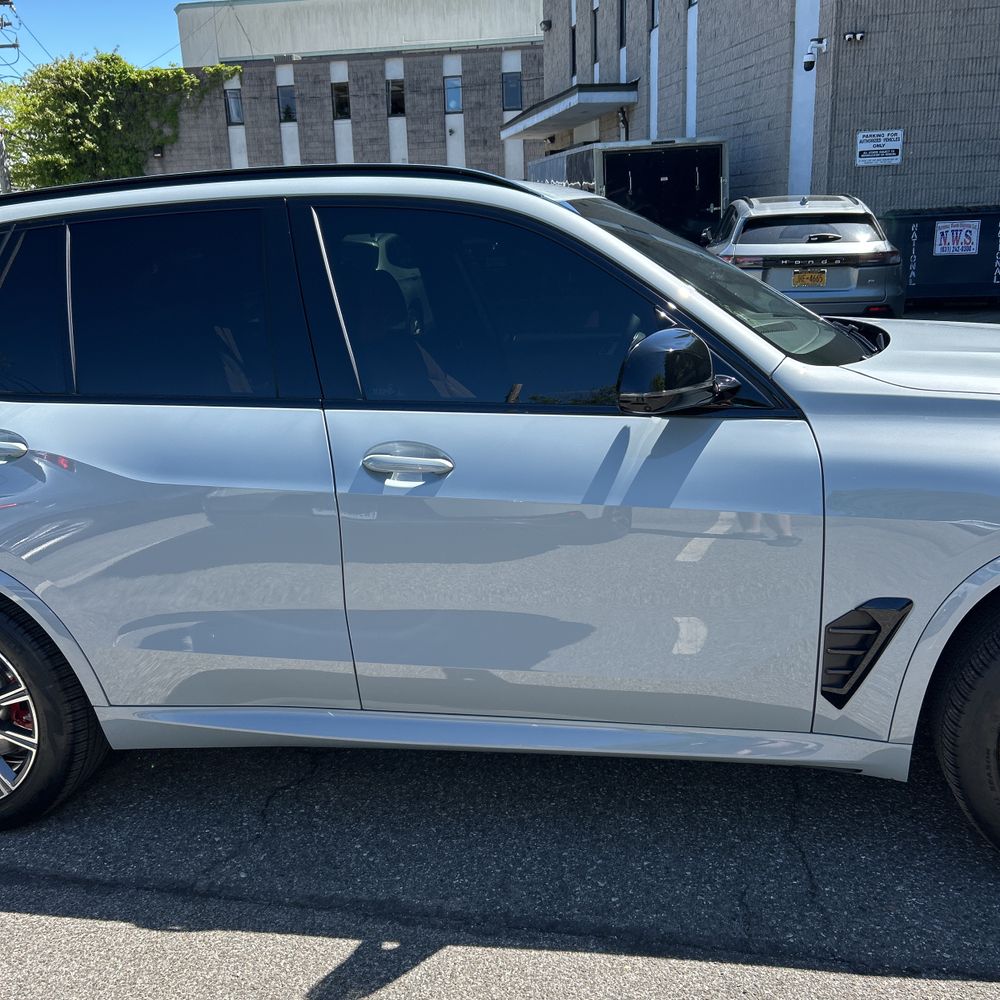 2025 BMW X5 M60i