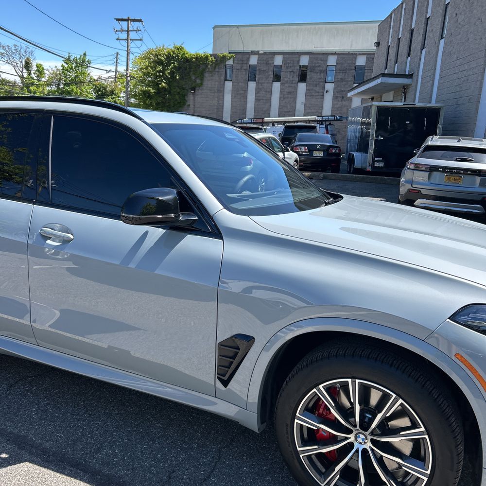 2025 BMW X5 M60i