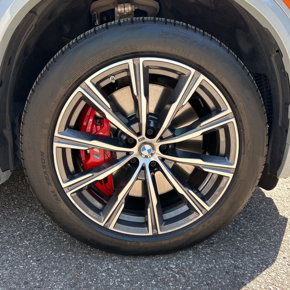 2025 BMW X5 M60i