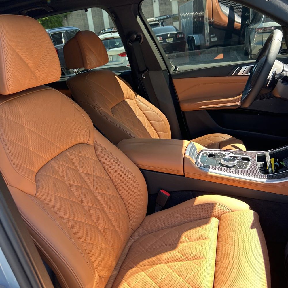 2025 BMW X5 M60i