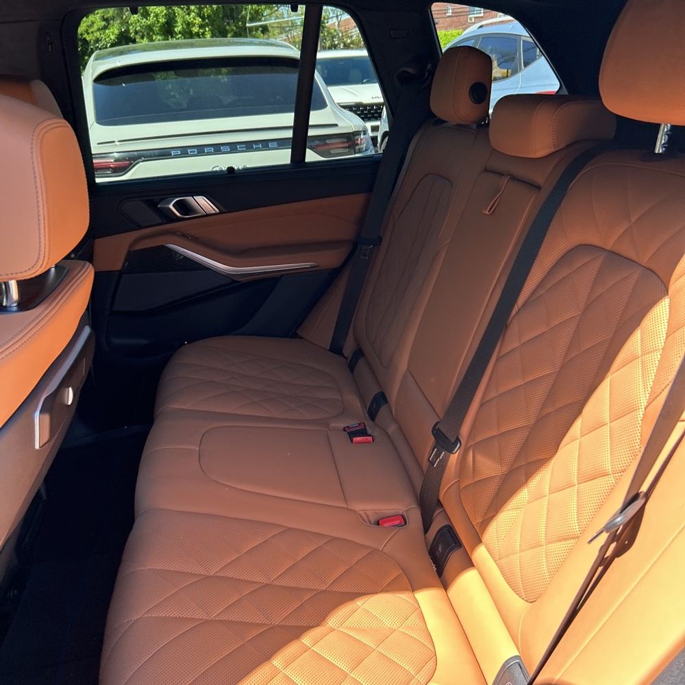 2025 BMW X5 M60i