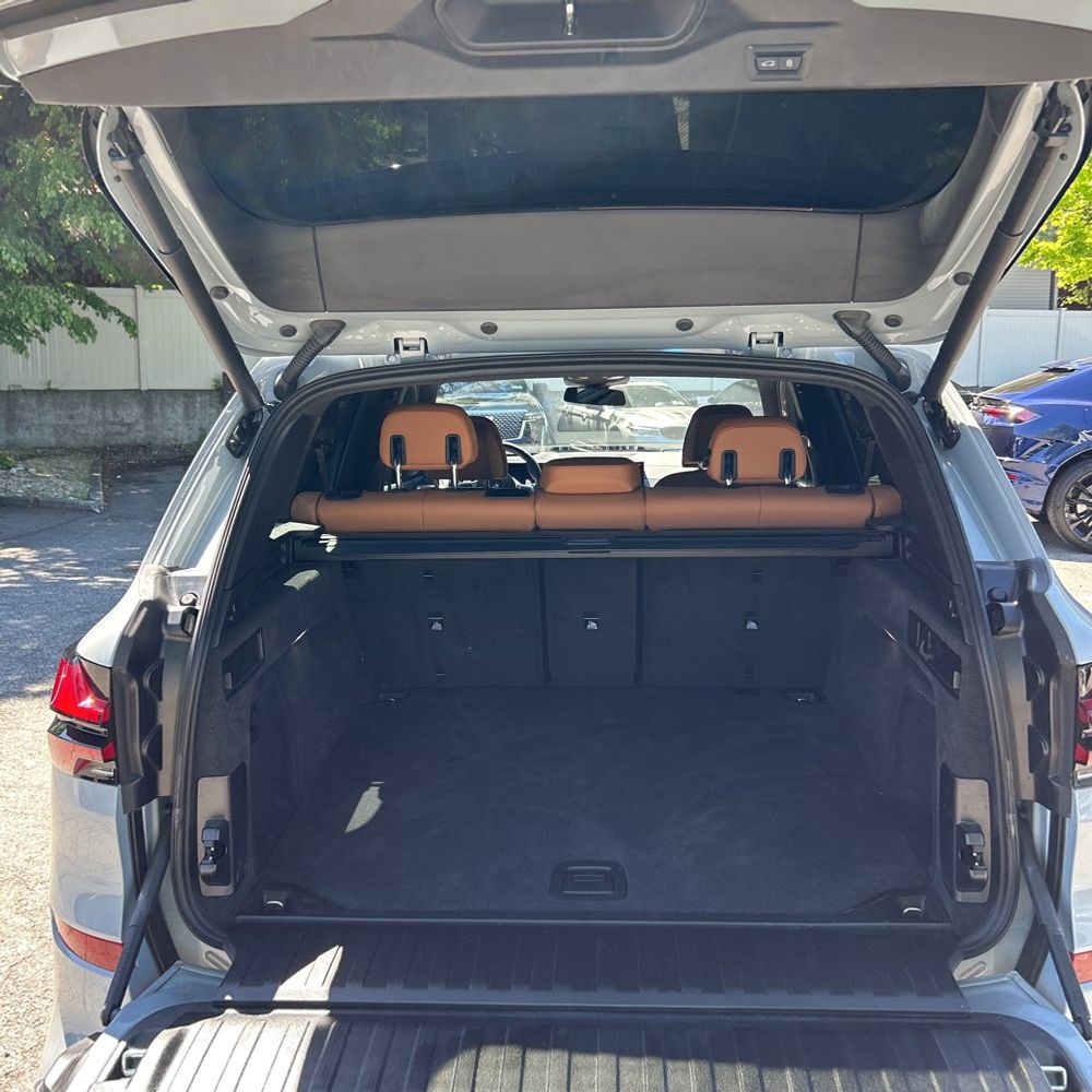 2025 BMW X5 M60i
