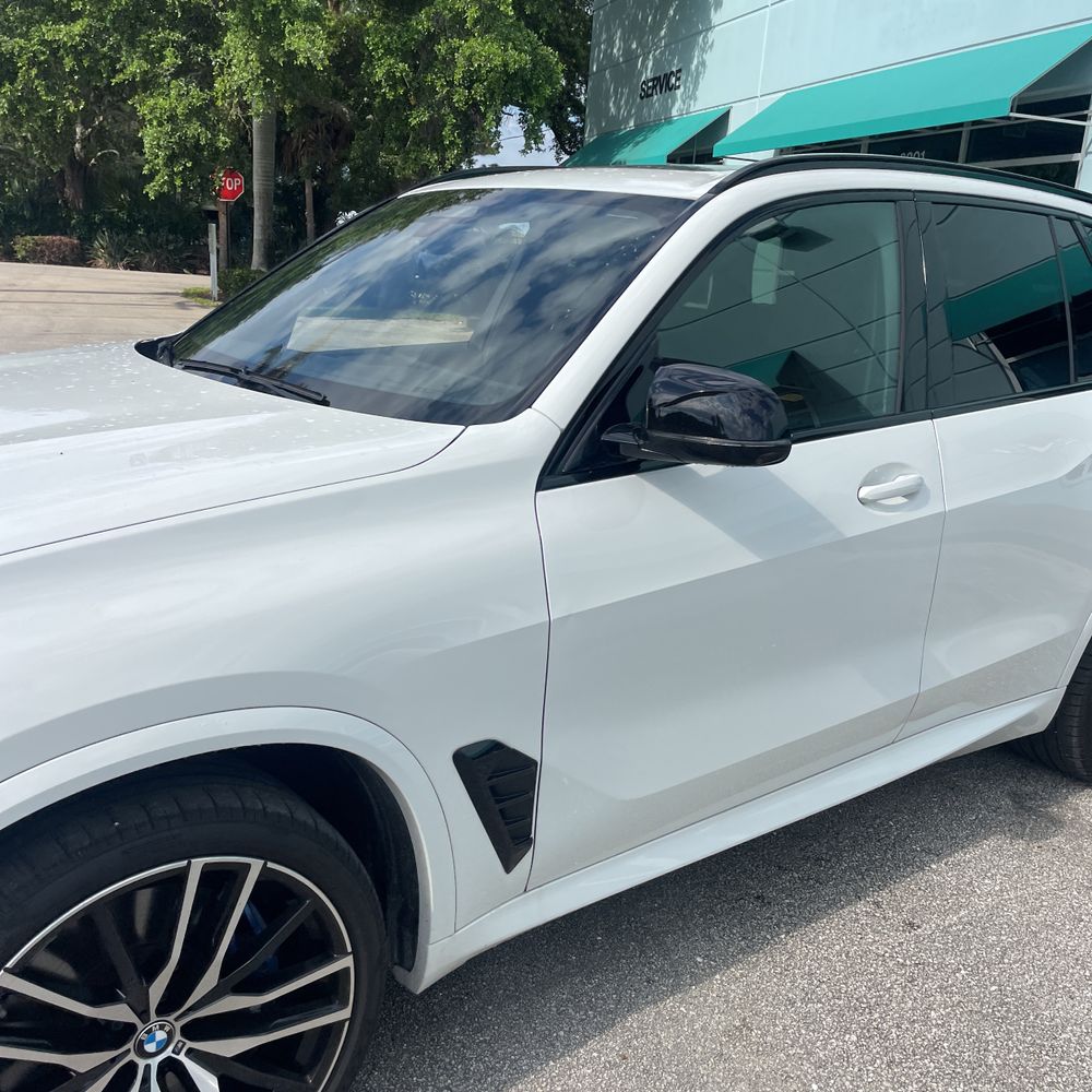2025 BMW X5 M60i