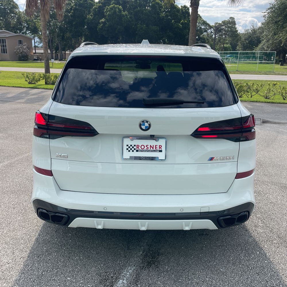 2025 BMW X5 M60i