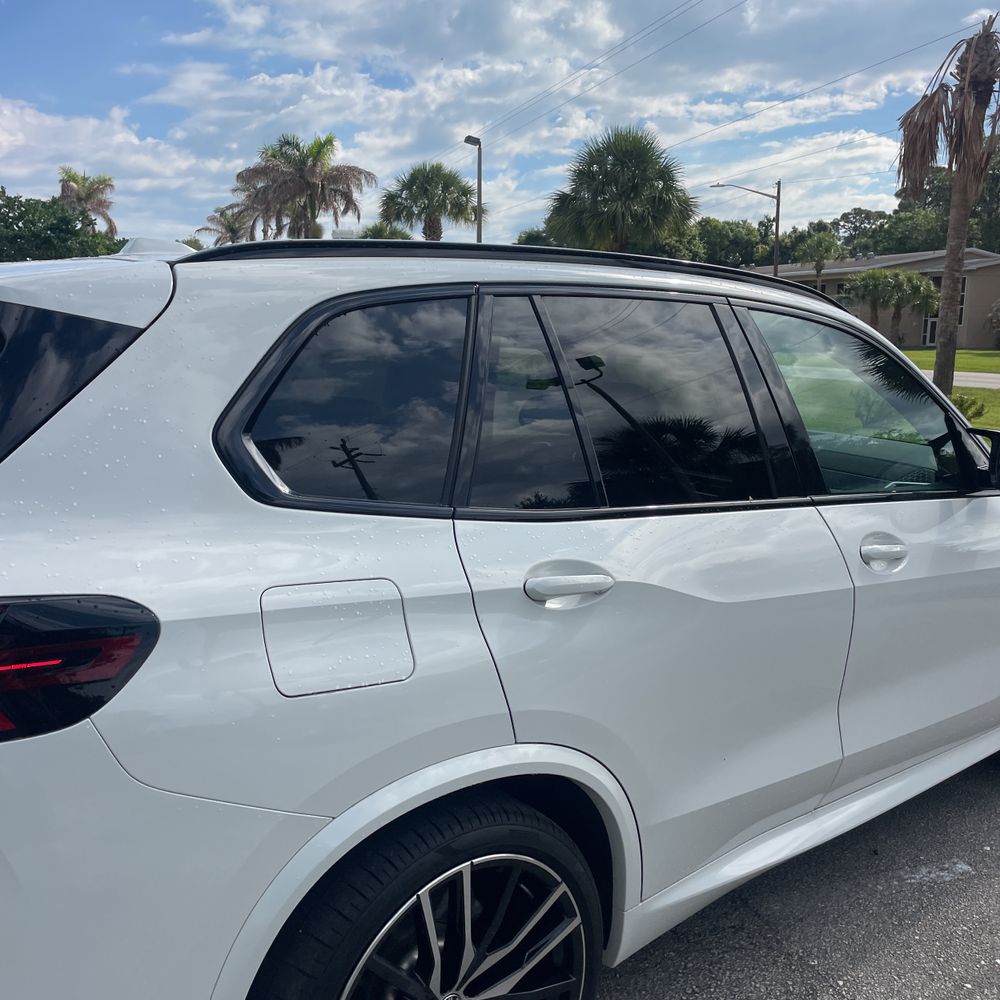 2025 BMW X5 M60i