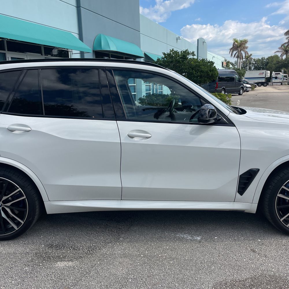 2025 BMW X5 M60i