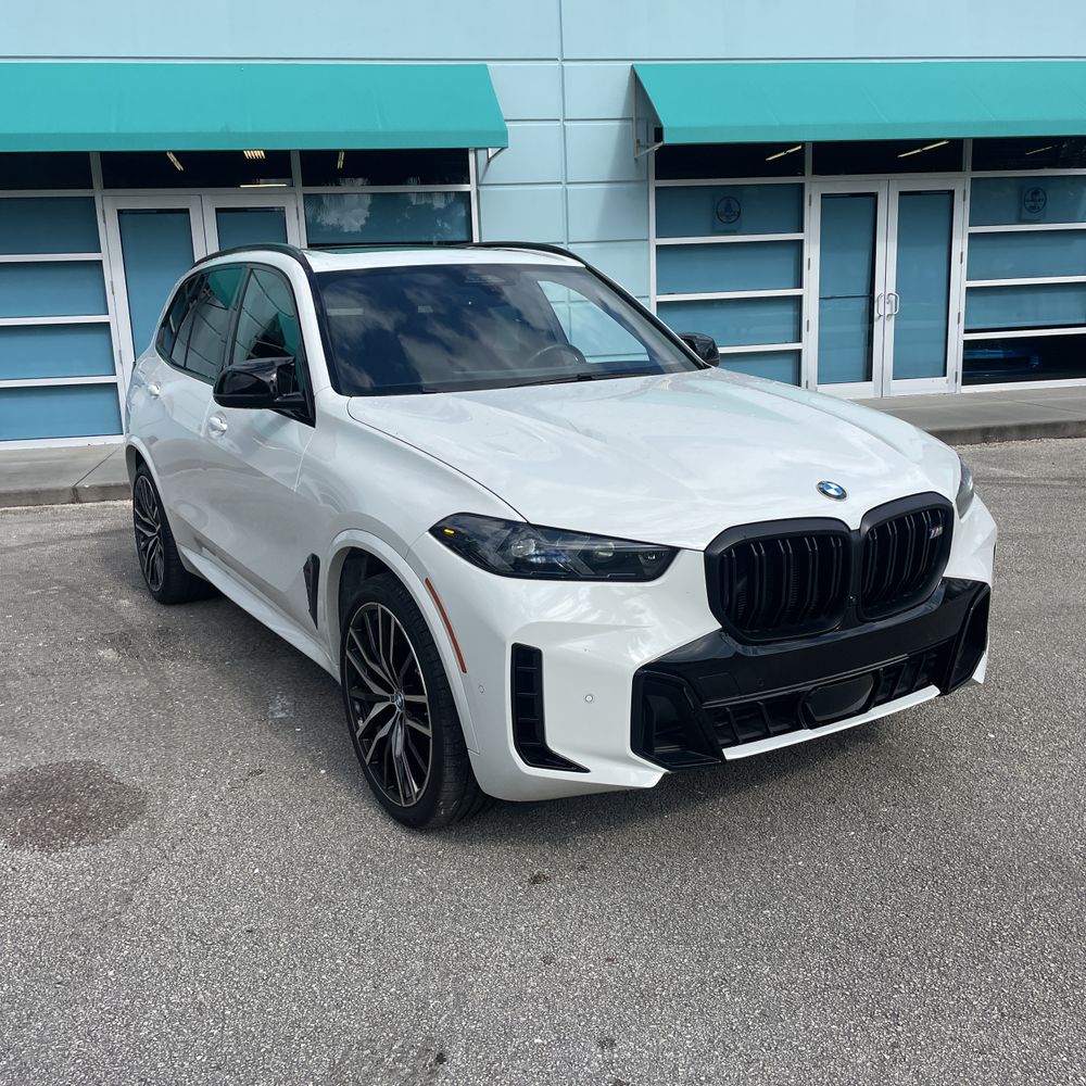 2025 BMW X5 M60i
