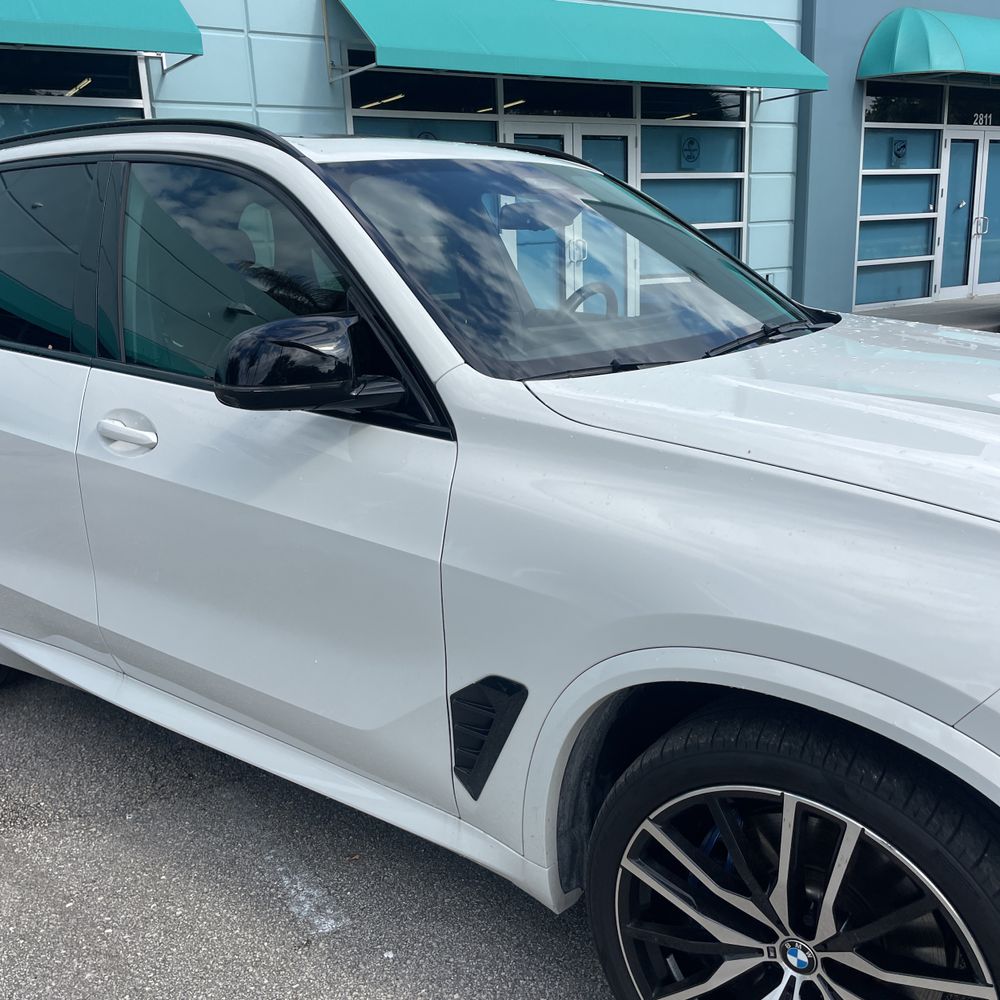 2025 BMW X5 M60i