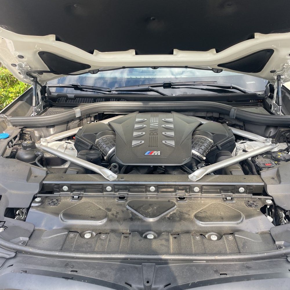 2025 BMW X5 M60i