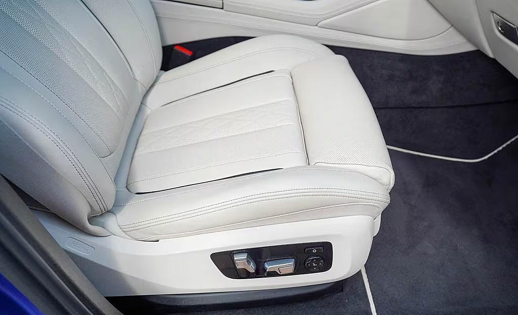 2020 BMW X6 M50i
