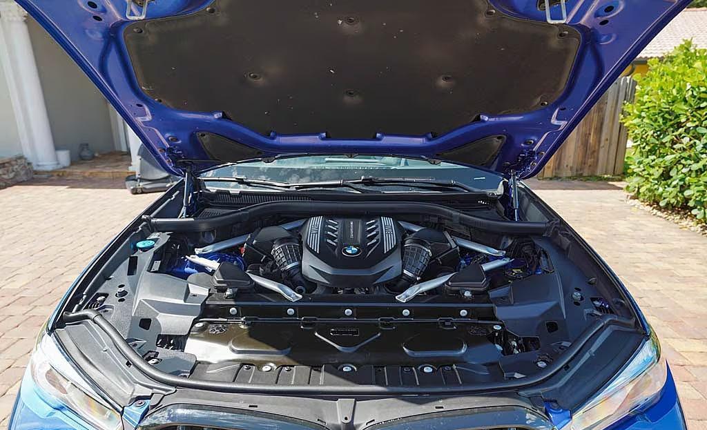2020 BMW X6 M50i